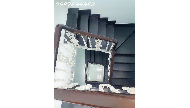 Q5 TRẦN BÌNH TRỌNG HẺM 1TRỤC THÔNG QUA NGUYỄN BIỂU 4 TẦNG BTCT 5PN KHU VỰC HIẾM CĂN BÁN 9.XT